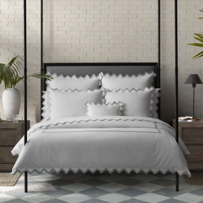 Matouk Aziza Bed Style