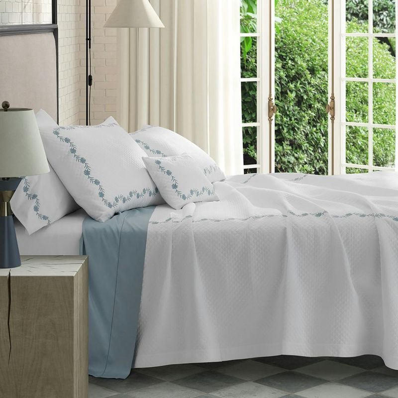 Matouk Daphne Matelassé Bed Style
