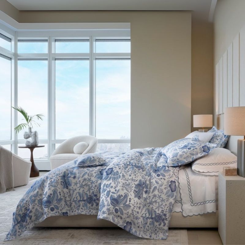 Matouk Pomegranate Linen Bed Style