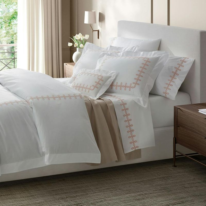 Matouk Gordian Knot Bed Style