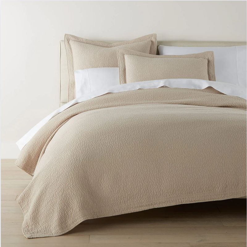 Peacock Alley Mia Matelassé Bed Style
