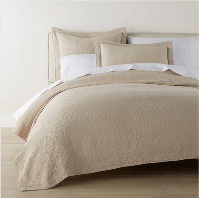 Peacock Alley Mia Matelassé Bed Style