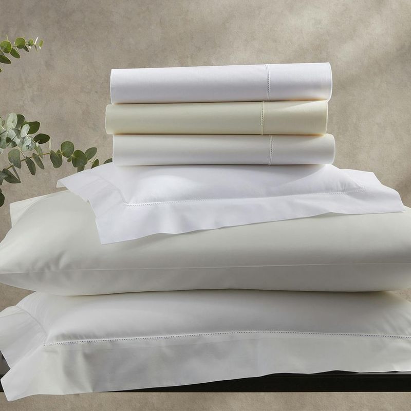 Matouk Luca Hemstitch Bed Style