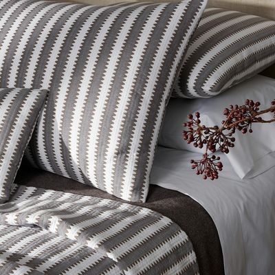 Matouk Apollo Stripe Matelassé Bed Style