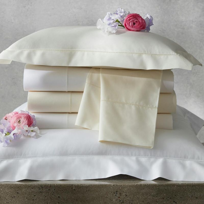 Matouk Gatsby Hemstitch Bed Style