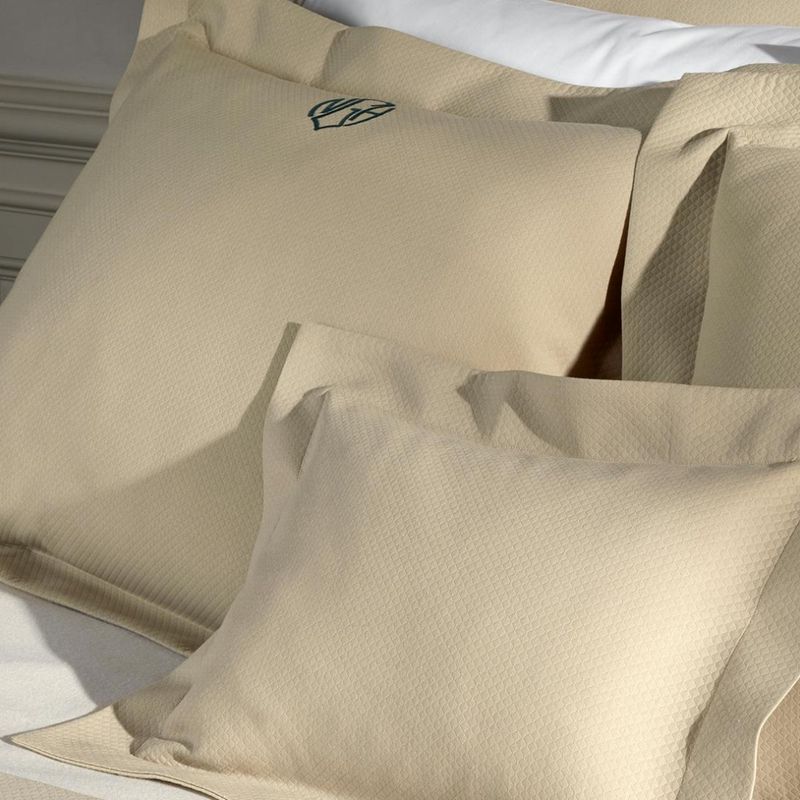 Matouk Elliot Bed Style