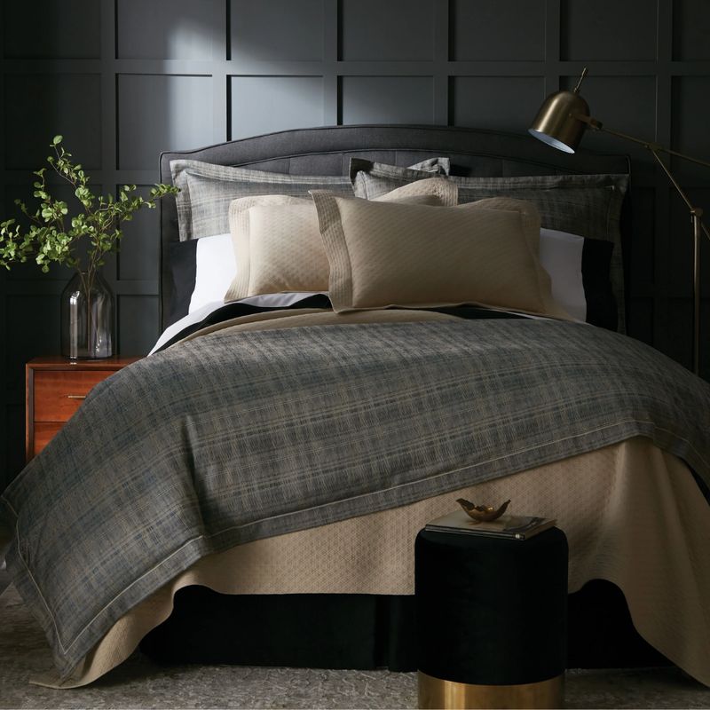 Peacock Alley Biagio Jacquard Bed Style