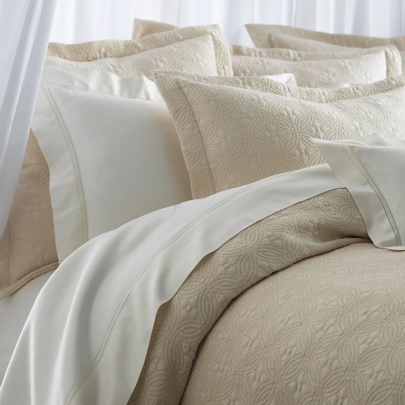 Peacock Alley Lucia Matelassé Bed Style