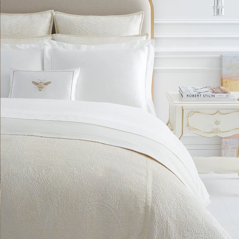Sferra Giza 45 Seta Bed Style
