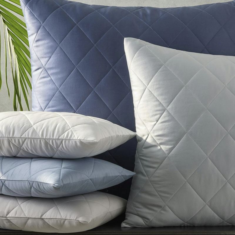 Matouk Nocturne Quilt Bed Style