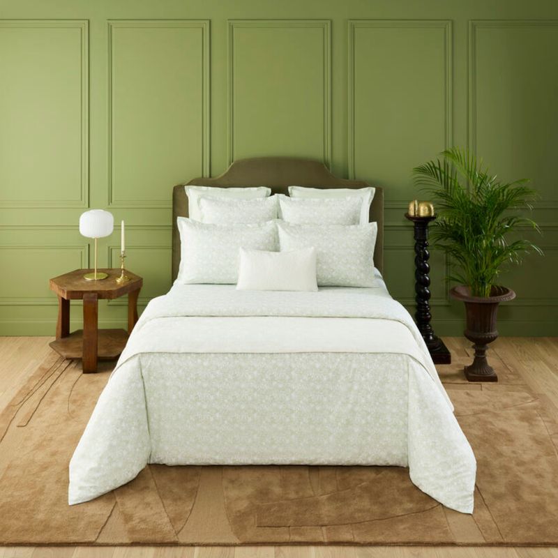 NEW Yves Delorme Capri Bed Style