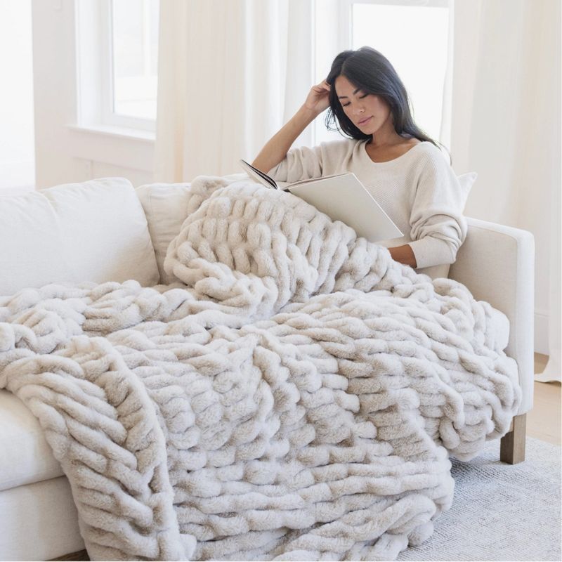 Saranoni Faux Fur Throw Blanket