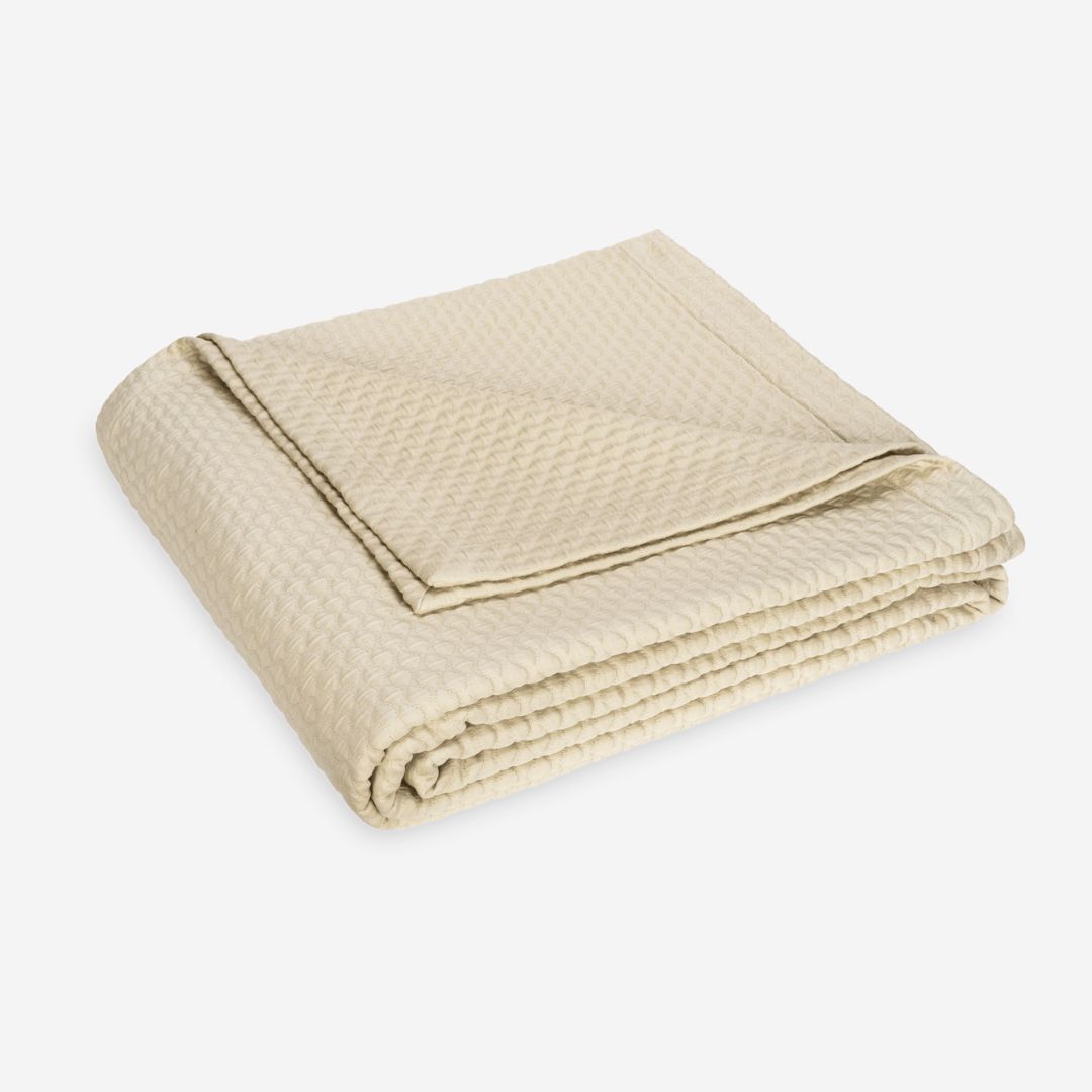 Matouk Perla Coverlet Bed Style, COLOR: Almond, PRODUCT: Coverlet—Full/Queen