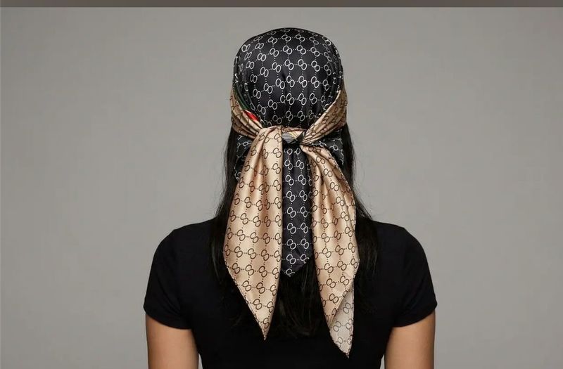 Scarf - 90x90cm - SH40