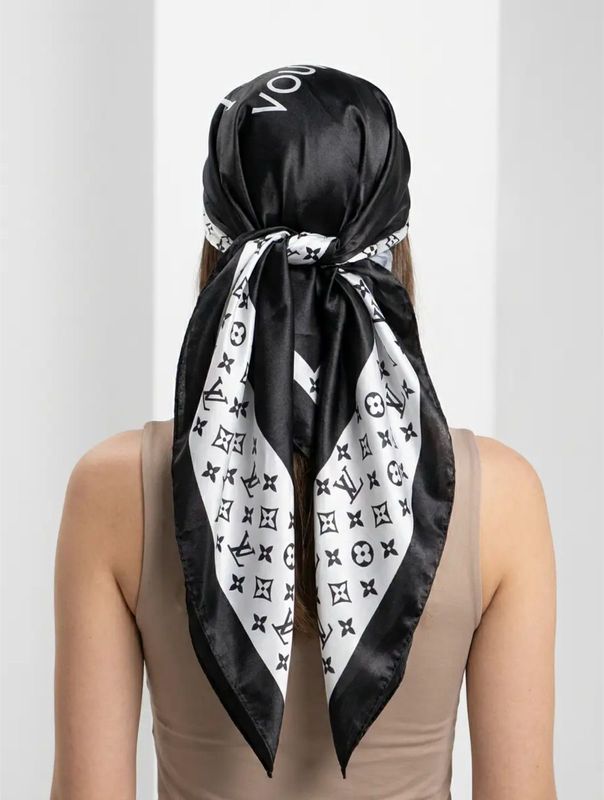 Scarf - 90x90cm - SH43