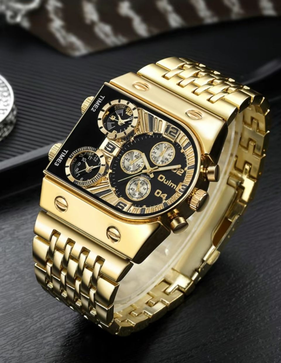 Men’s Business Fashion luminous quartz watch.