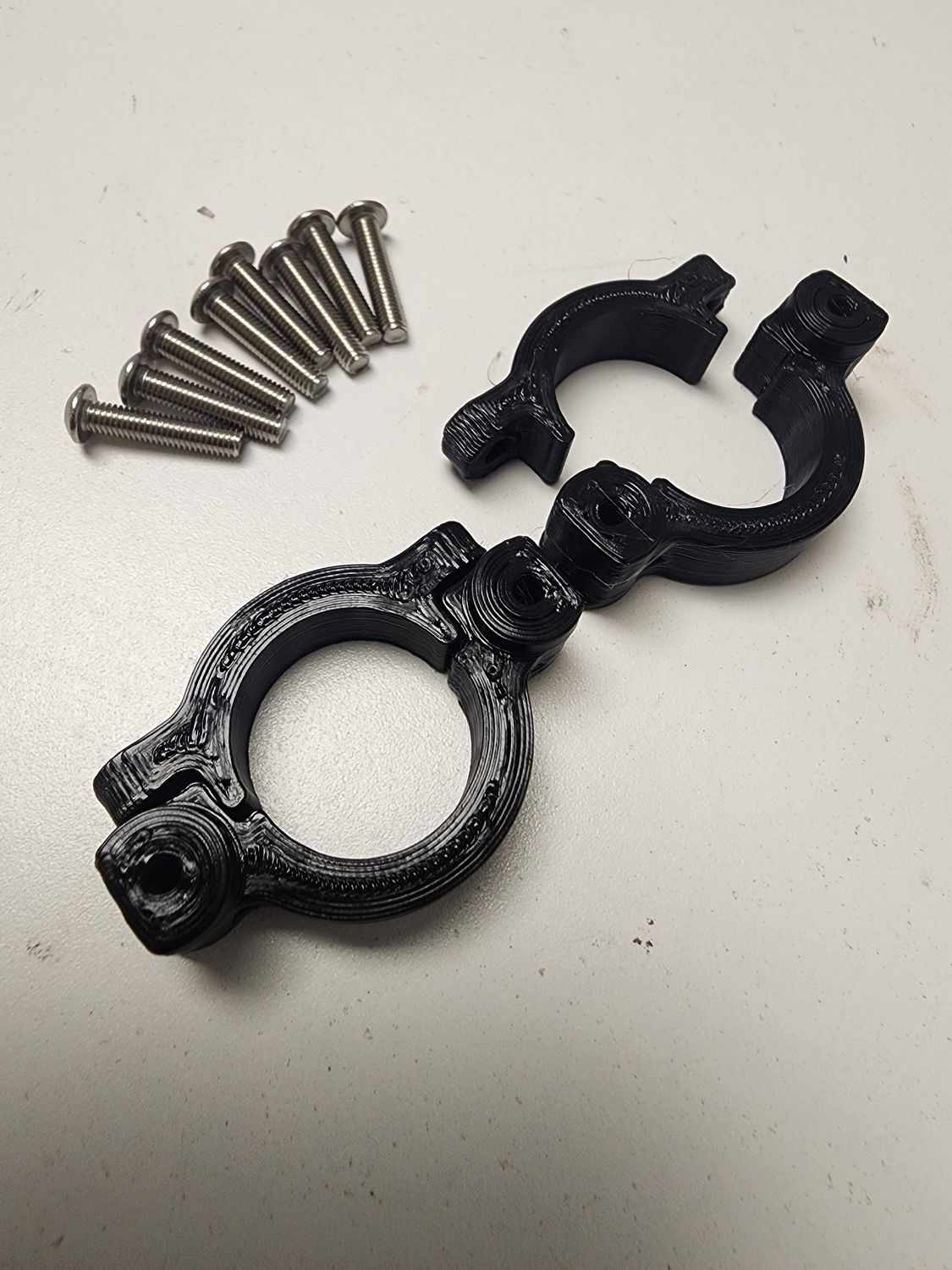 Rear weight hanger for SSDlux axles