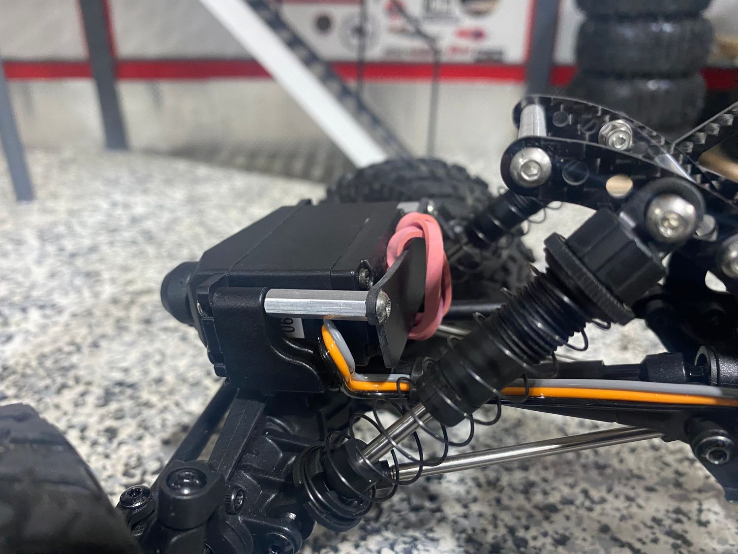 Behind-the-servo Battery Mount