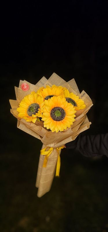 Golden Sunflower Bouquet – A Bright Gesture of Joy