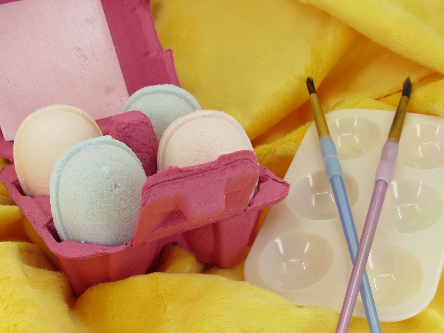 Walk-In Easter Egg Bath Bomb Painting