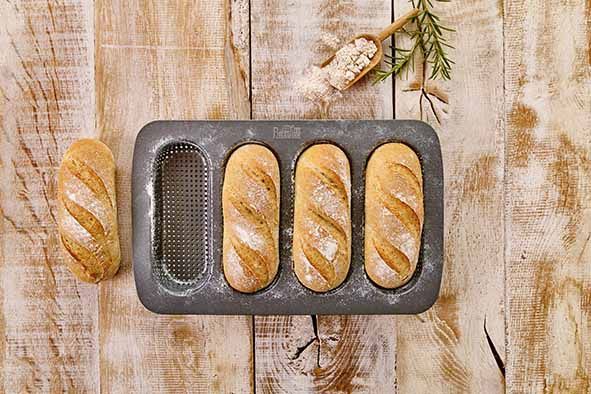 Birkmann bakplaat voor 4 mini stokbrood geperforeerd