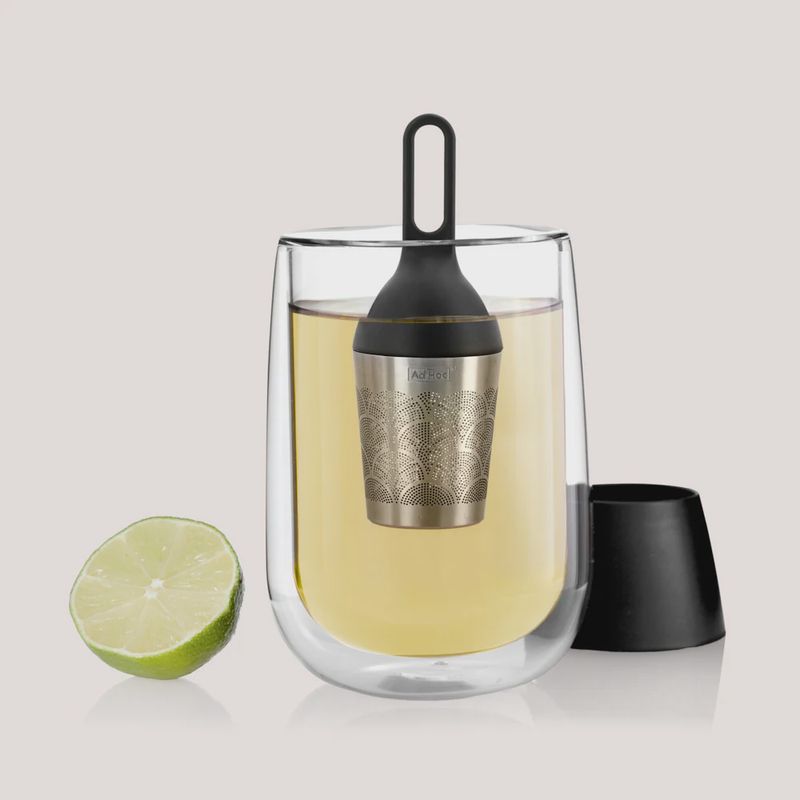 Adhoc drijvende theeinfuser