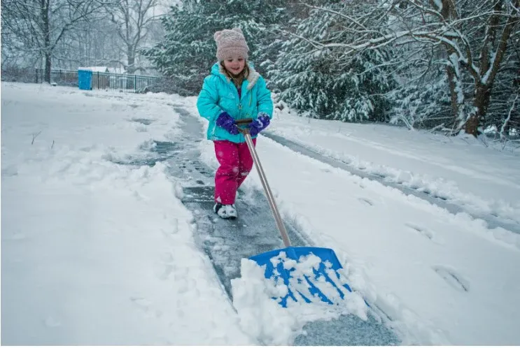 Kids Snow Shovel w/ Metal Handle Blue