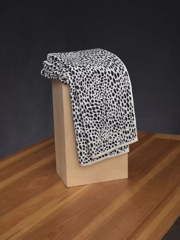 BLACKBERRY TOWEL METALLIC HEM