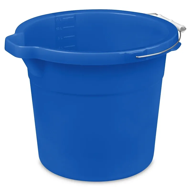 12 qt pail with spout