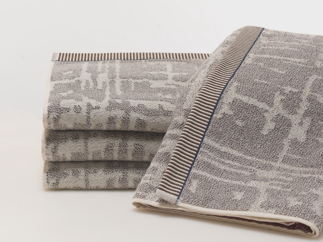 DUBAI HAND TOWEL 20X30