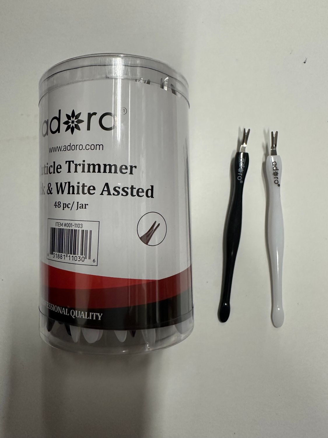 Cuticle trimmer black &amp; white 48pcs ADORO