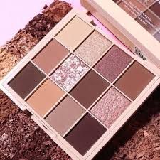 Essential Nudes EPP001 Moira