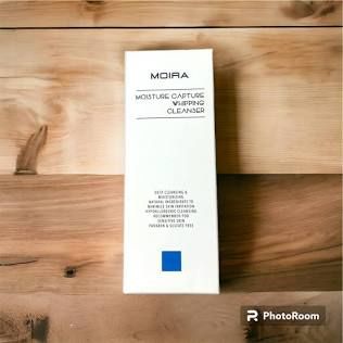 Moisture capture whipping cleanser MOIRA