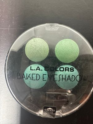 4 COLOR BAKED EYESHADOW   LA COLORS 433