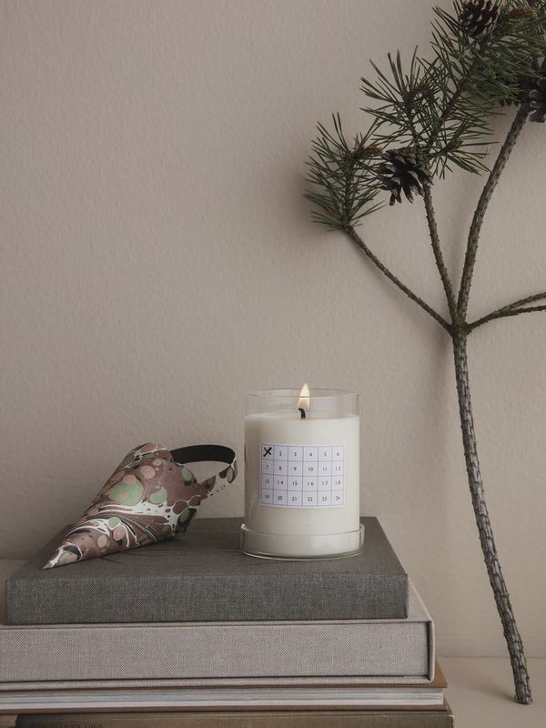 Scented Candle - Christmas Calendar - white
