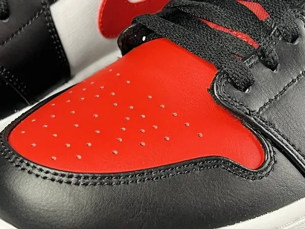 Nike Jordan 1 Mid 'Bred Toe