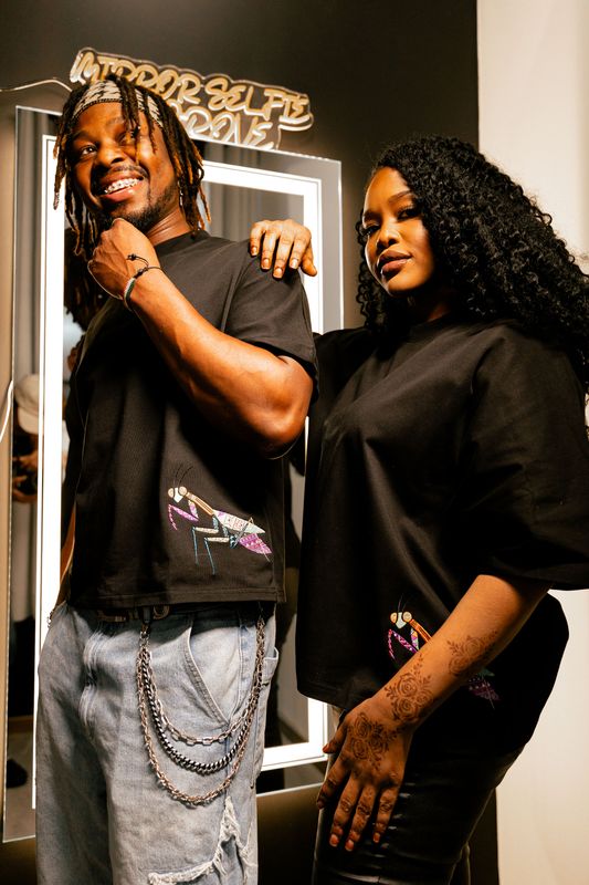 Maua Parying Mantis Cropped T-shirt