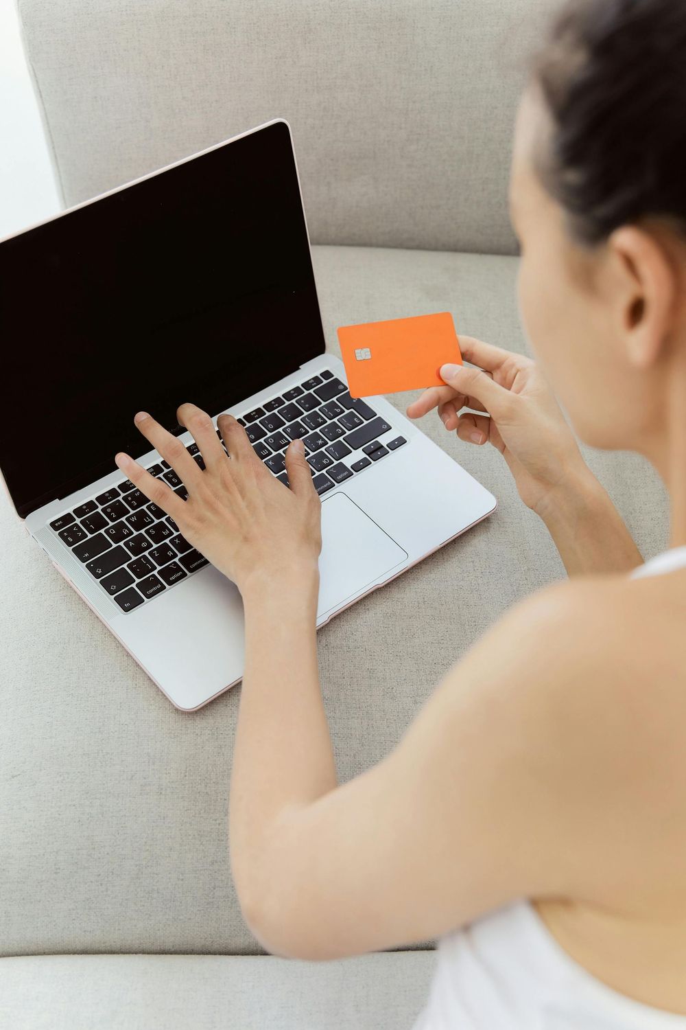 Person paying a bill on a computer