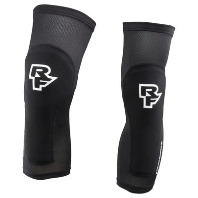 Race Face Charge Knee '23