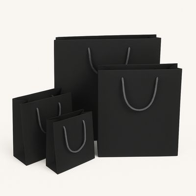 Deluxetragetasche in schwarz 30+10x21cm