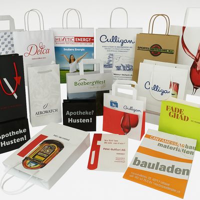 Bedruckte Papier-, Stoff- und Plastiktaschen