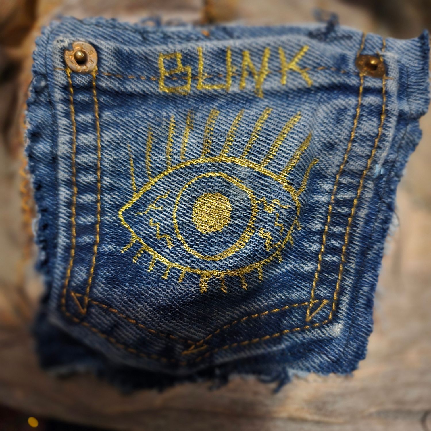 Upcycled Levis Tee &#39;Beautiful Artist&#39; by Blink Friction