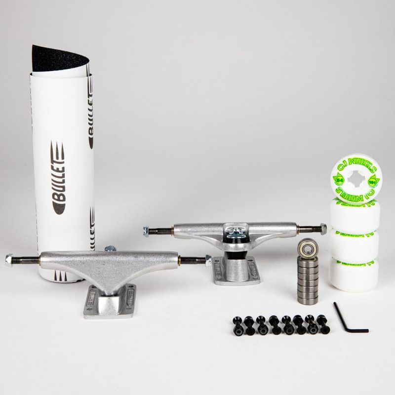 BULLET KIT TRUCK  ROUES  ROULEMENTS  PADS  OUTIL  GRIP