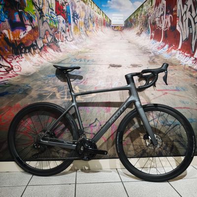 SCOTT Addict 30 2025 – Shimano 105 Di2