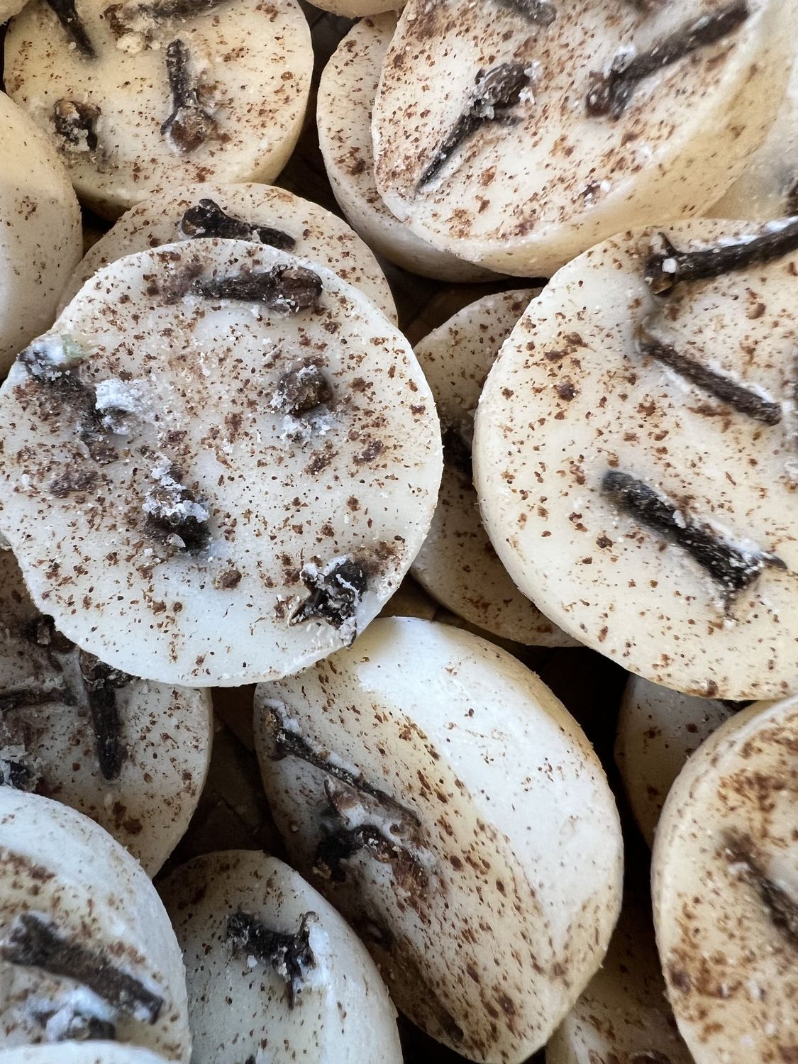 Cinnamon Clove Organic Soy Wax Melt– Warm &amp; Spicy Organic Soy Fragrance