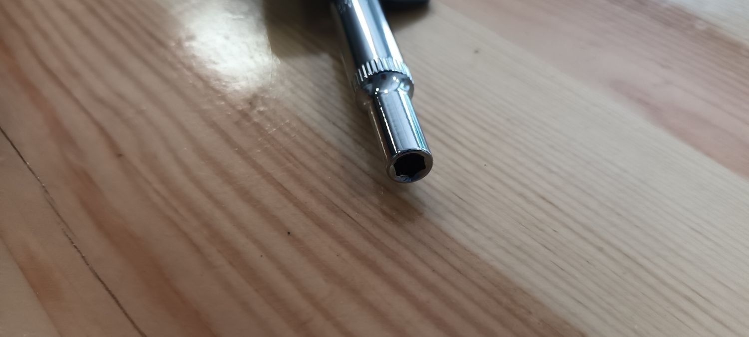 Nasadka 1/4&quot; 6-kątna długa 5mm