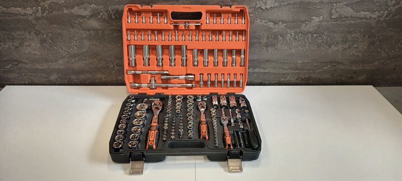 Zestaw 172 częściowy kluczy nasadowych 1/4&quot; 3/8&quot; 1/2&quot;