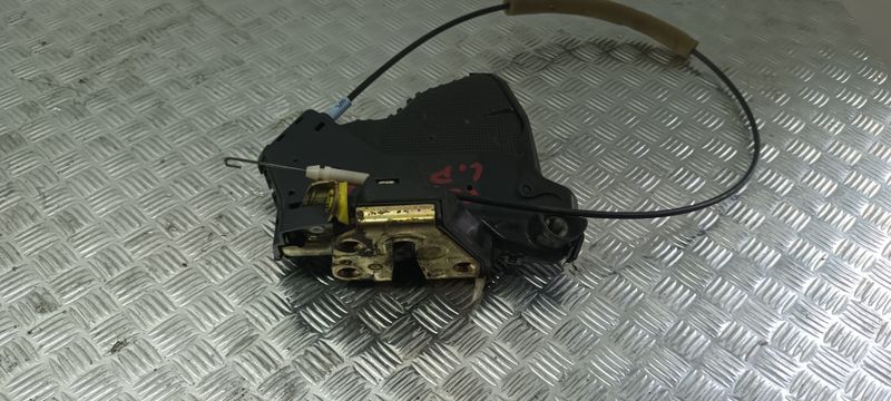 ZAMEK DRZWI LEWY PRZÓD COROLLA E12 OE. EU. 6PIN