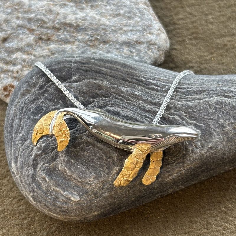 Sterling Silver &amp; Nugget Humpback Whale - 6g