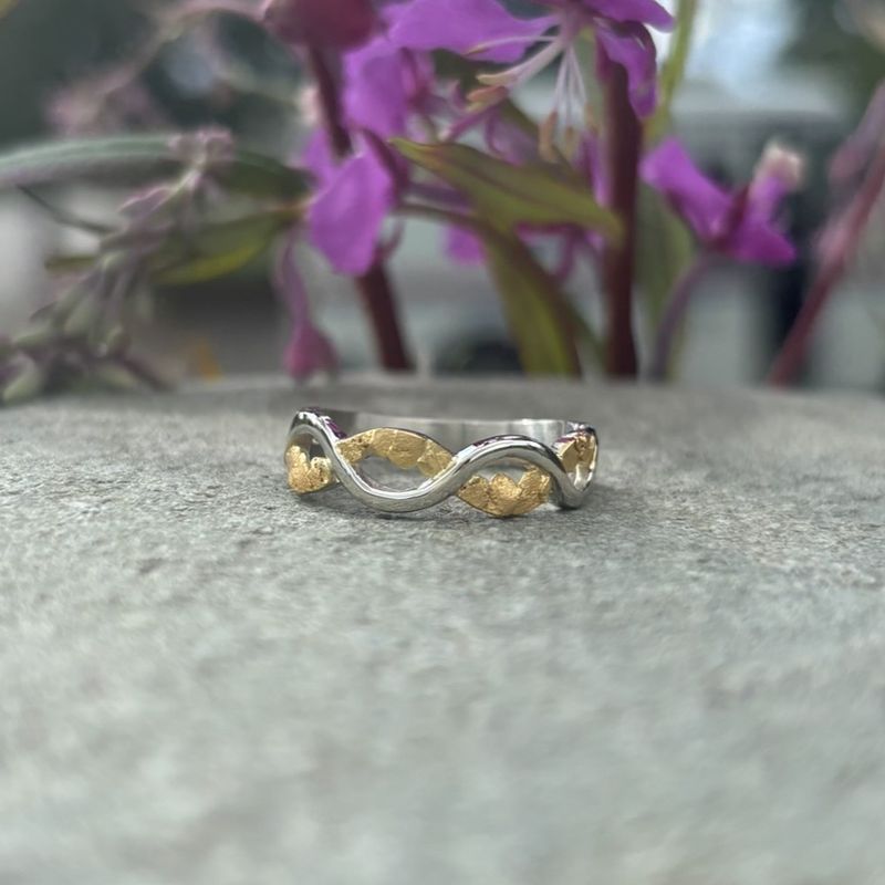 14K White Gold Petite Infinity Nugget Band